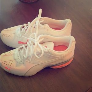 Puma tennis shoes melon and white